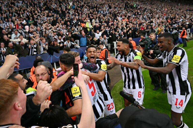 Chiến thắng bùng nổ của Newcastle